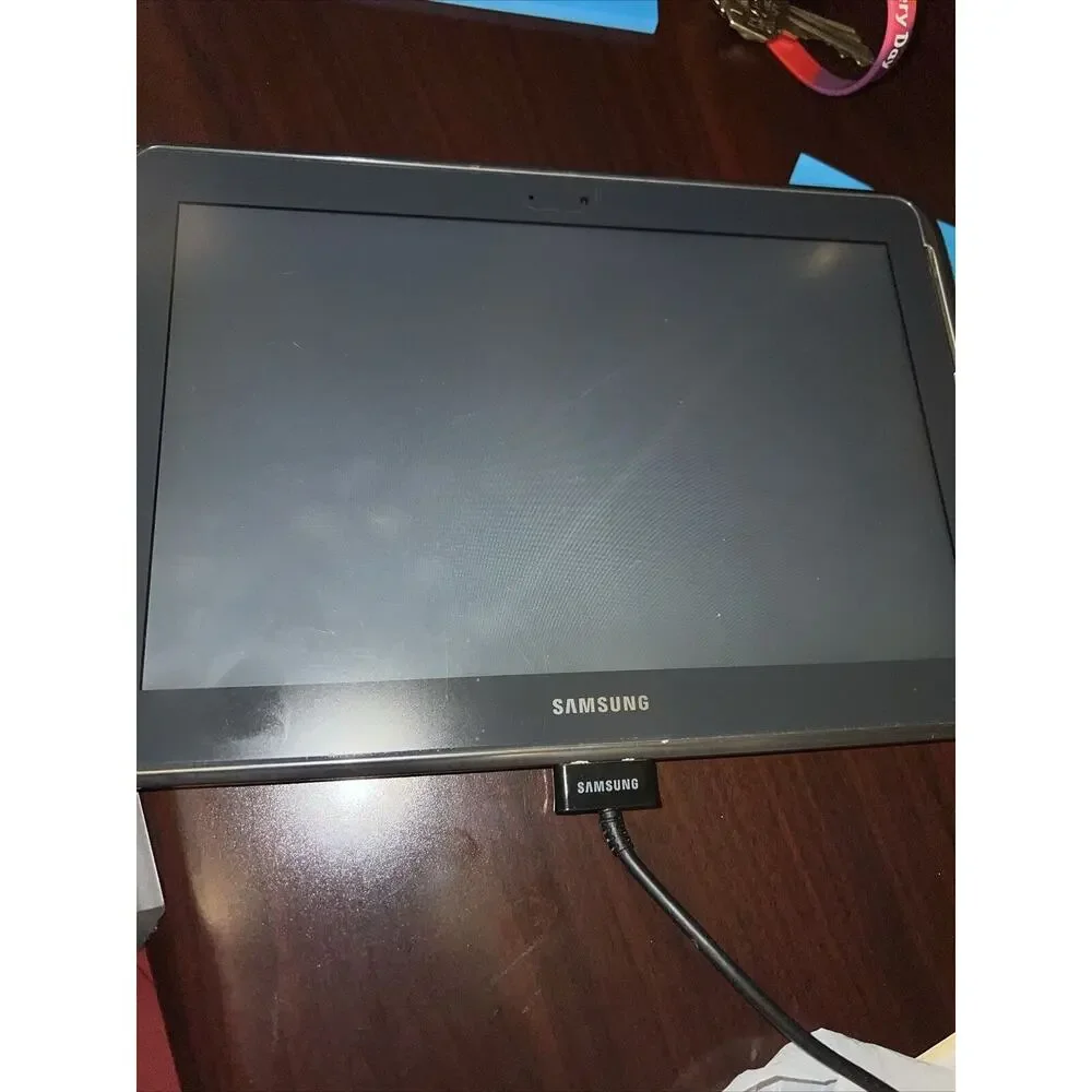 Samsung Galaxy Tablet Bundle 16GB Wi-Fi 4G 8 inch Black FOR PARTS NOT WORKING